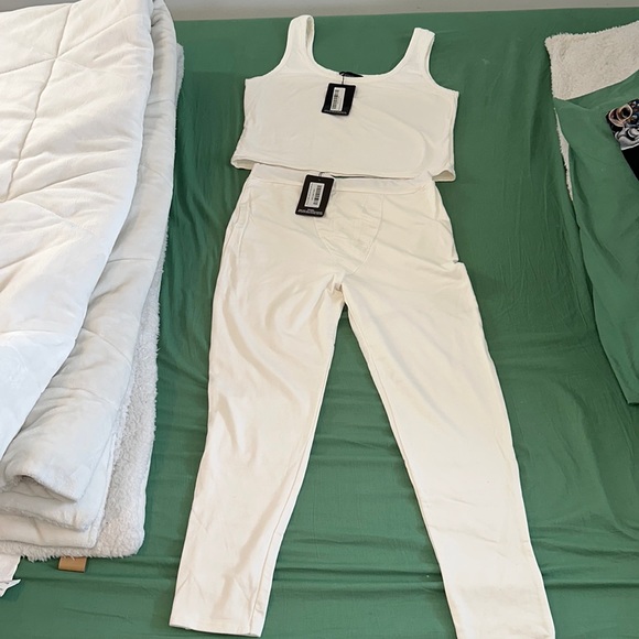 OFF WHITE TANK TOP WITH MATCHING LEGGINGS - Picture 2 of 2